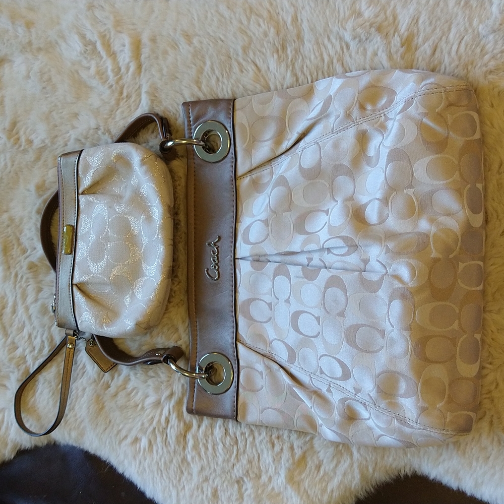 $$❤️VGUC❤️☘️. Vintage Coach crossbody bag/handbag/shoulder bag&w…